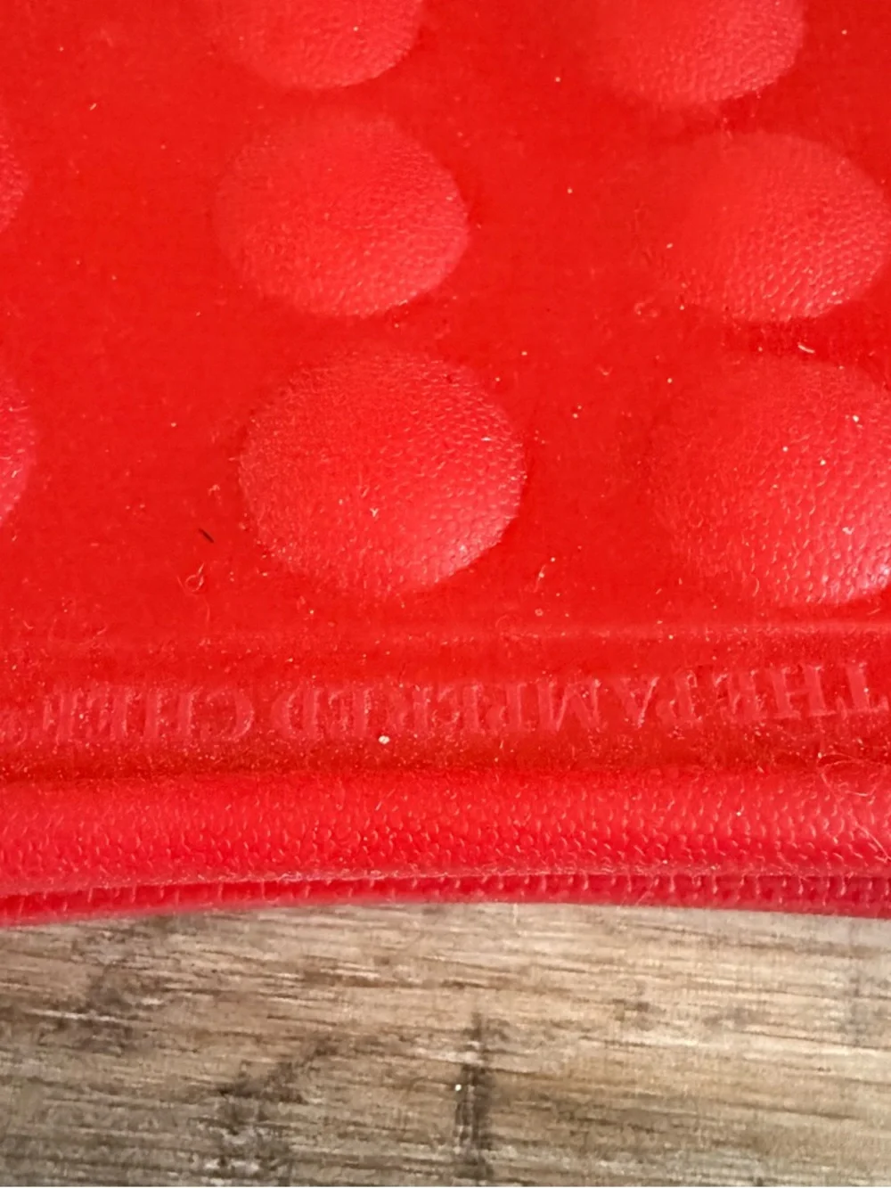 The Pampered Chef Red Silicone Oven‎ Mitt